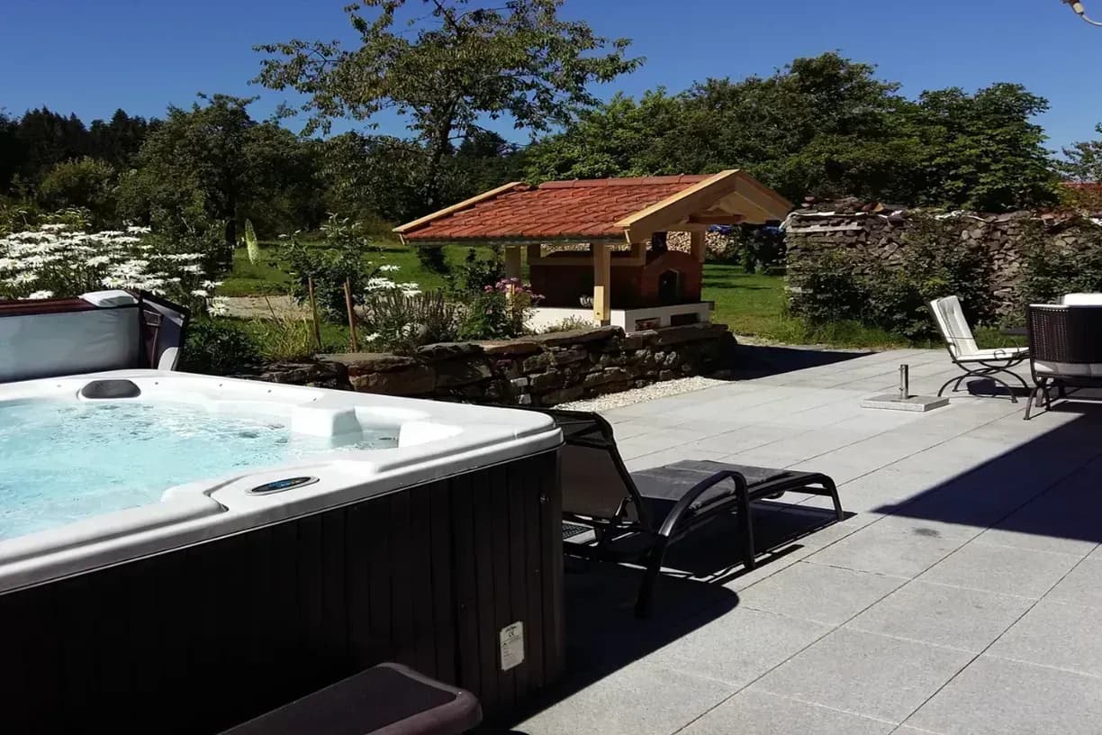 Ferienhaus im Bayerischen Wald -  Sommerurlaub im Garten mit Grill